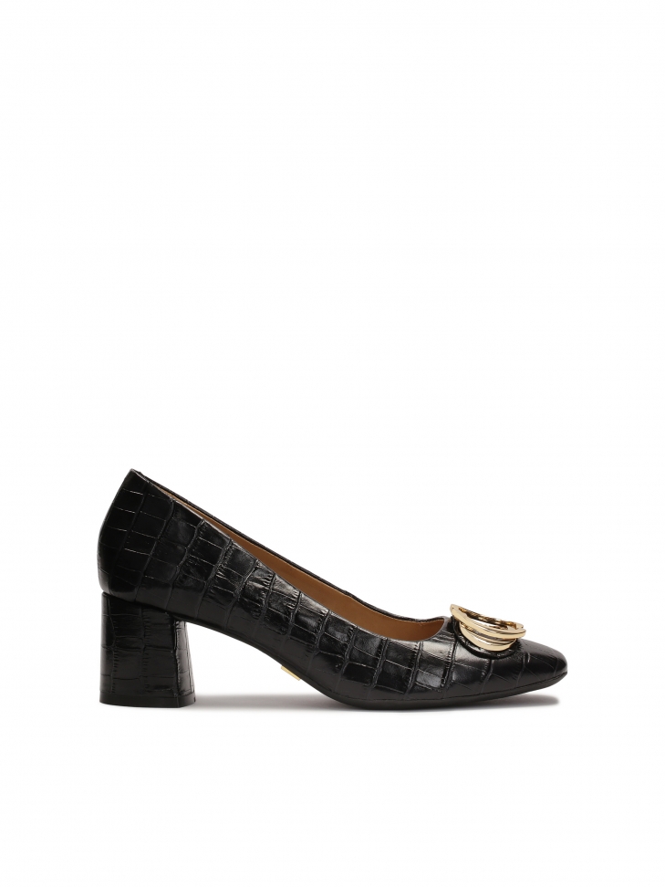 Czółenka z czarnej skóry tłoczonej w zwierzęcy print