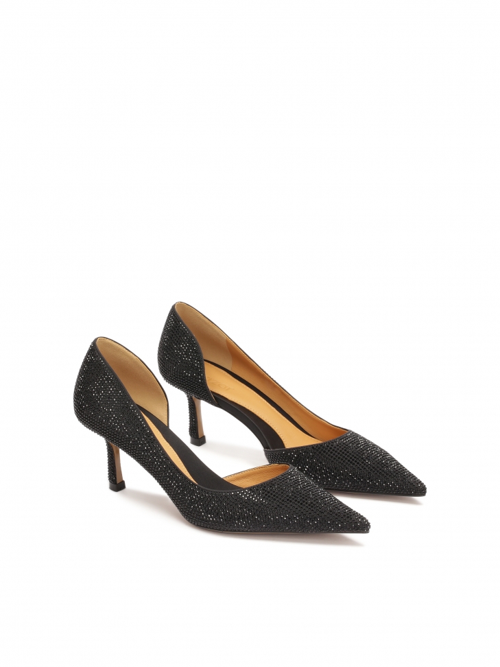 Niskie czółenka z wyciętą cholewką zdobioną yształkami