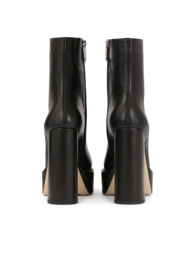 Czarne botki na obcasie i platformie