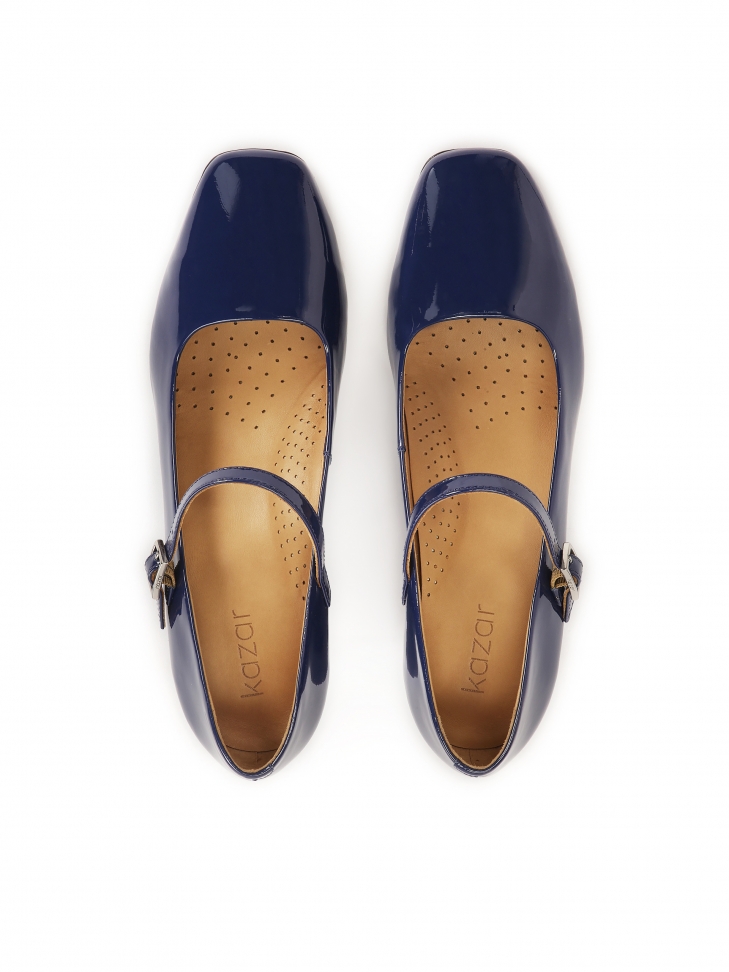 Granatowe lakierowane czółenka na niskim obcasie