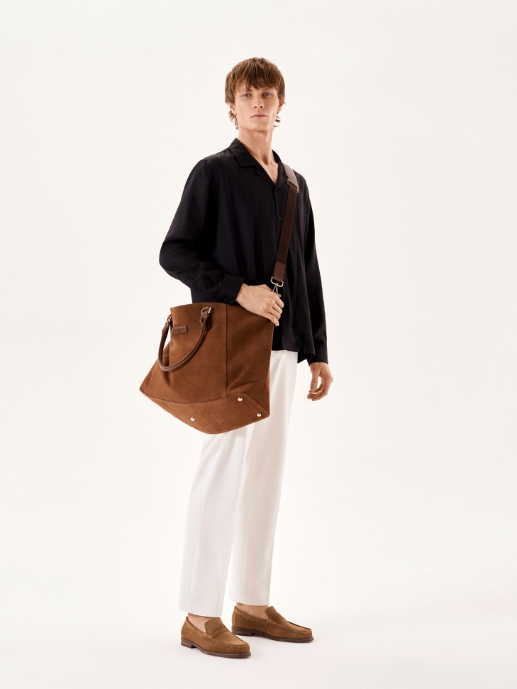 Loafersy z naszytym ozdobnym paskiem z wycięciem