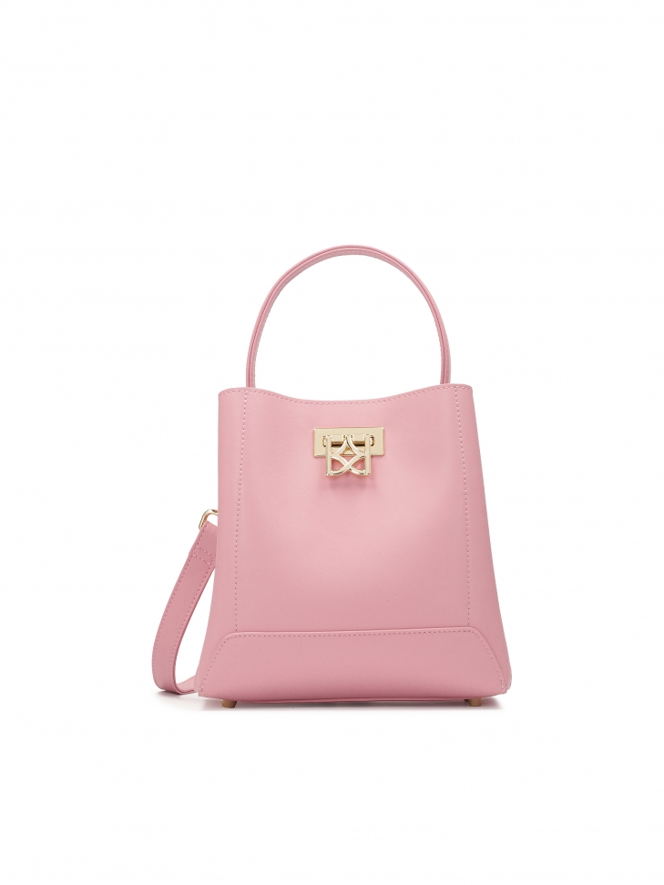 Mała różowa torebka z uchwytem do ręki i odpinanym paskiem