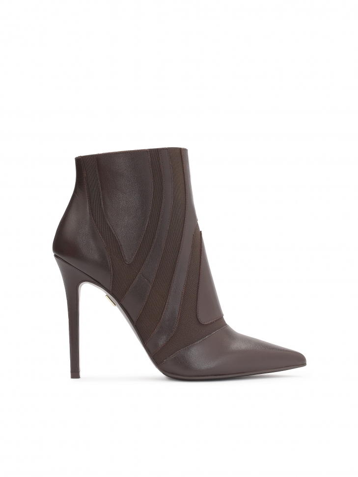 Ciemnobrązowe wsuwane botki w finezyjny wzór