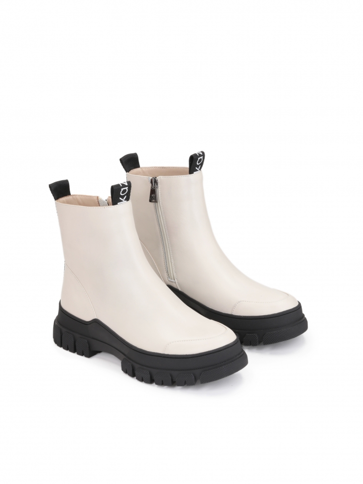 Biało-czarne trzewiki damskie