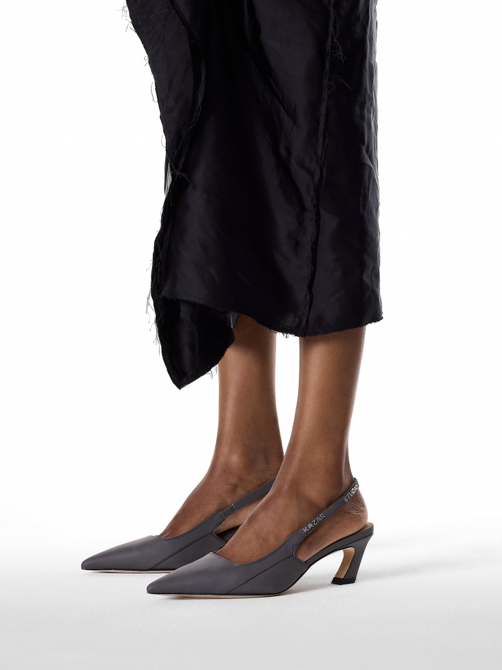 Skórzane czółenka z otwartą piętą