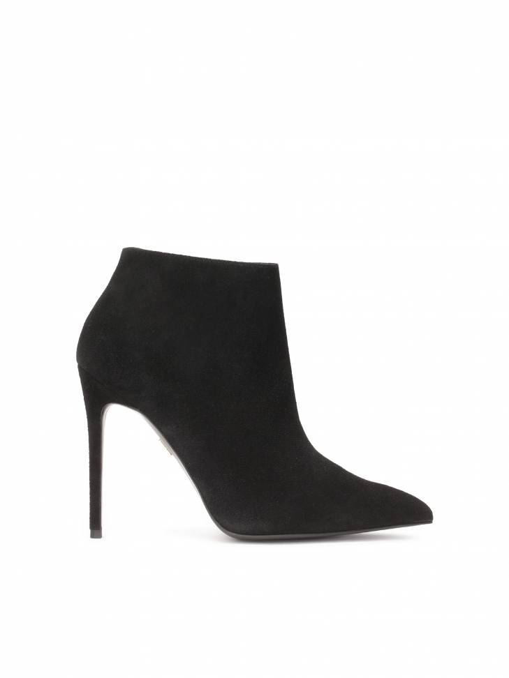 Zamszowe botki z noskami w szpic