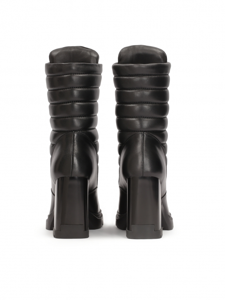 Sznurowane botki z pikowanej skóry