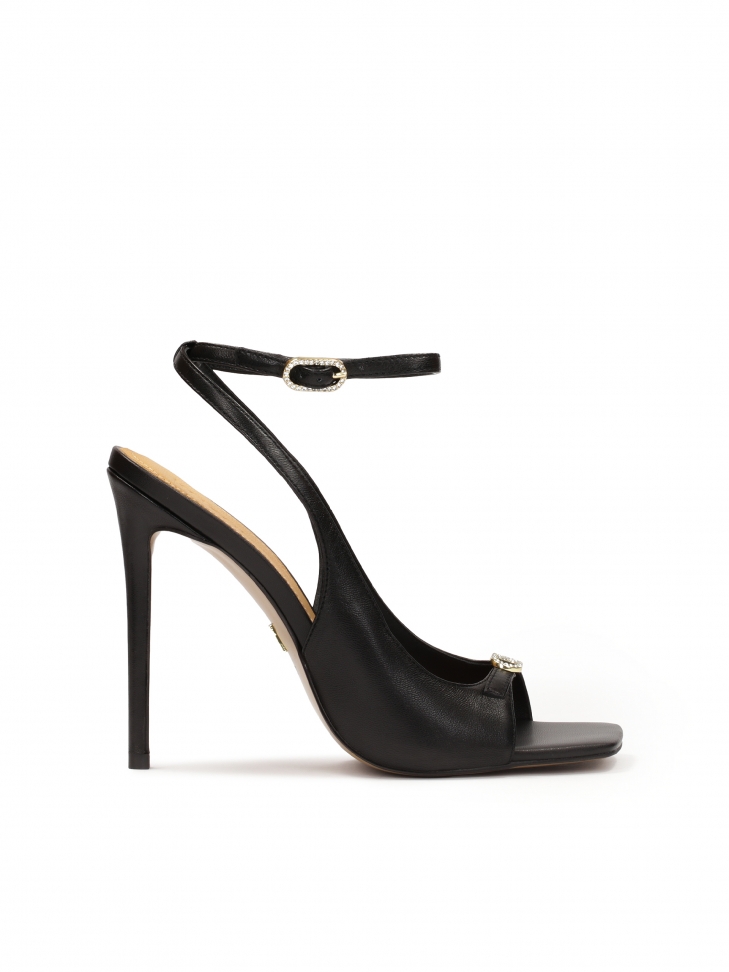 Eleganckie sandały z kwadratowymi noskami