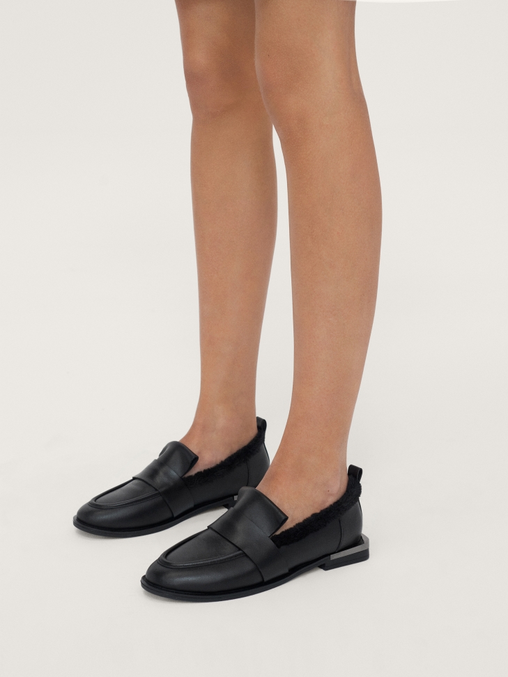 Awangardowe skórzane półbuty damskie z pluszem