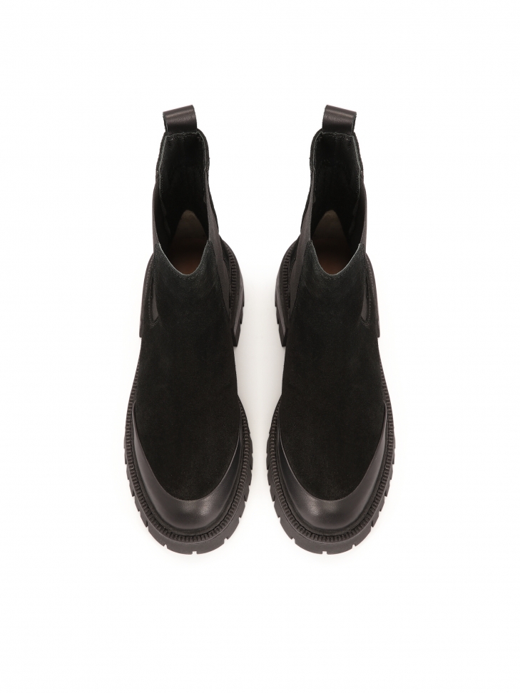 Zamszowe chelsea boots z gumowym noskiem