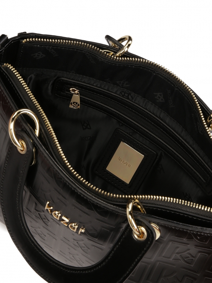 Podłużna sztywna torebka z tłoczonym wzorem