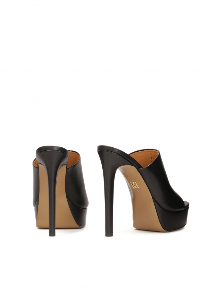 Skórzane klapki z platformą i wysokim obcasem