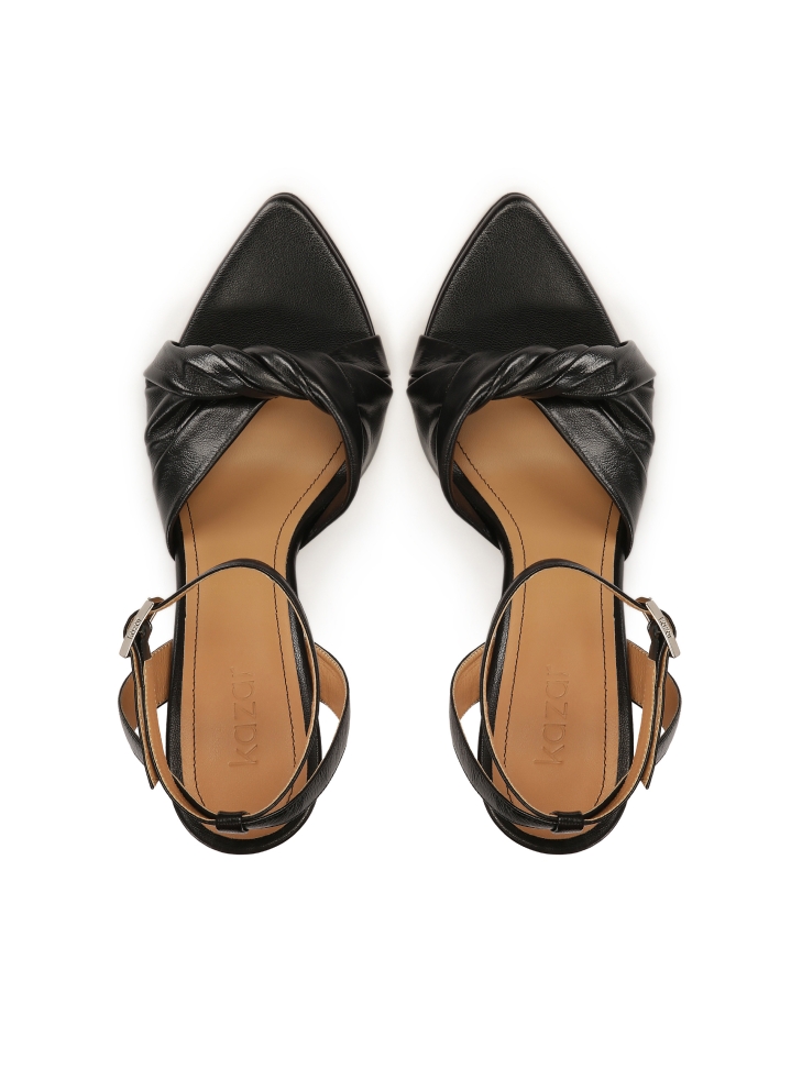 Skórzane sandały z wydłużonymi noskami