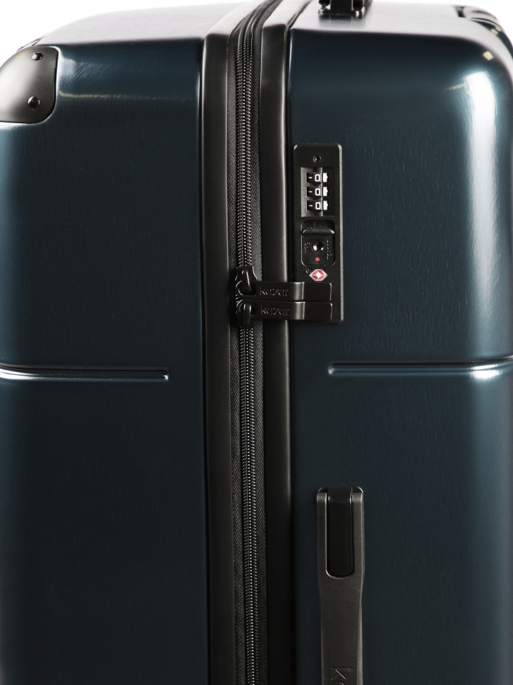 Duża pojemna walizka na kółkach z policarbonu