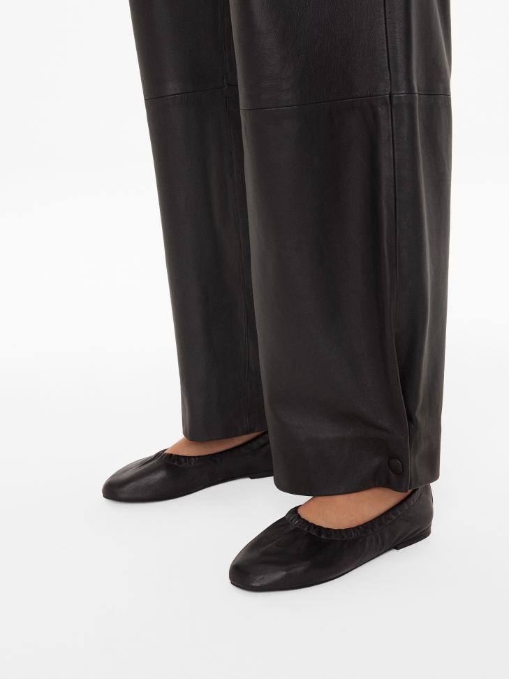 Czarne skórzane baleriny z gumką