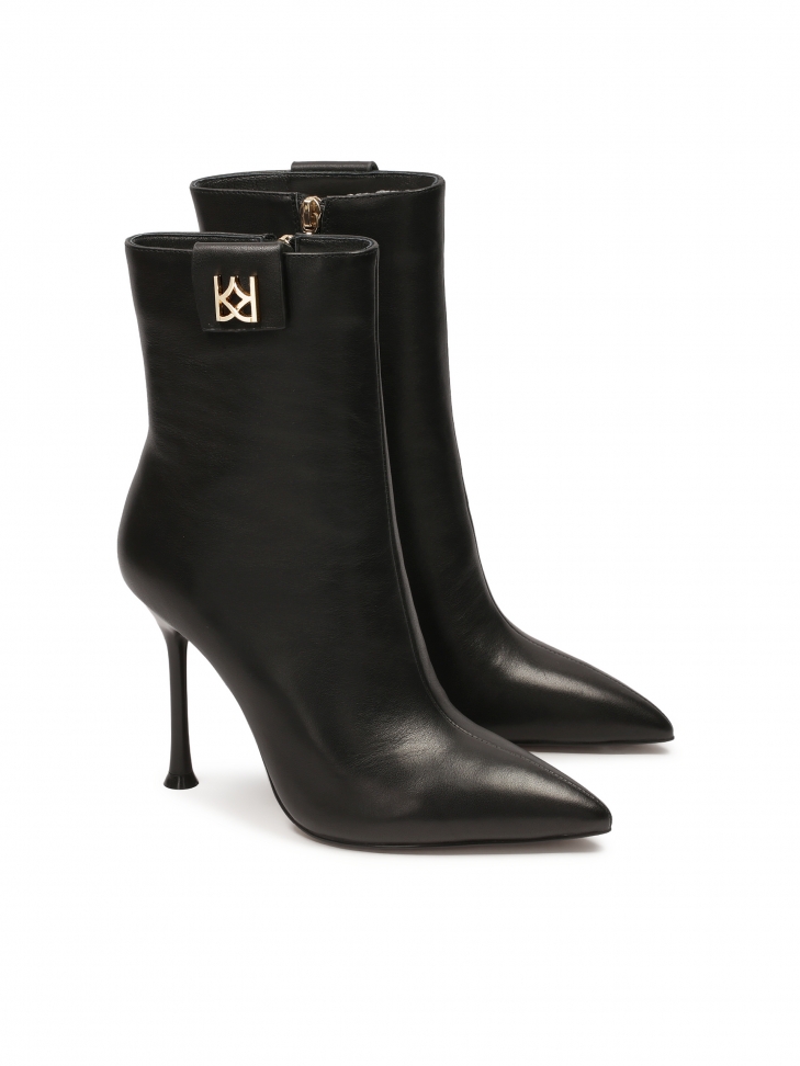 Skórzane botki na wysokim obcasie