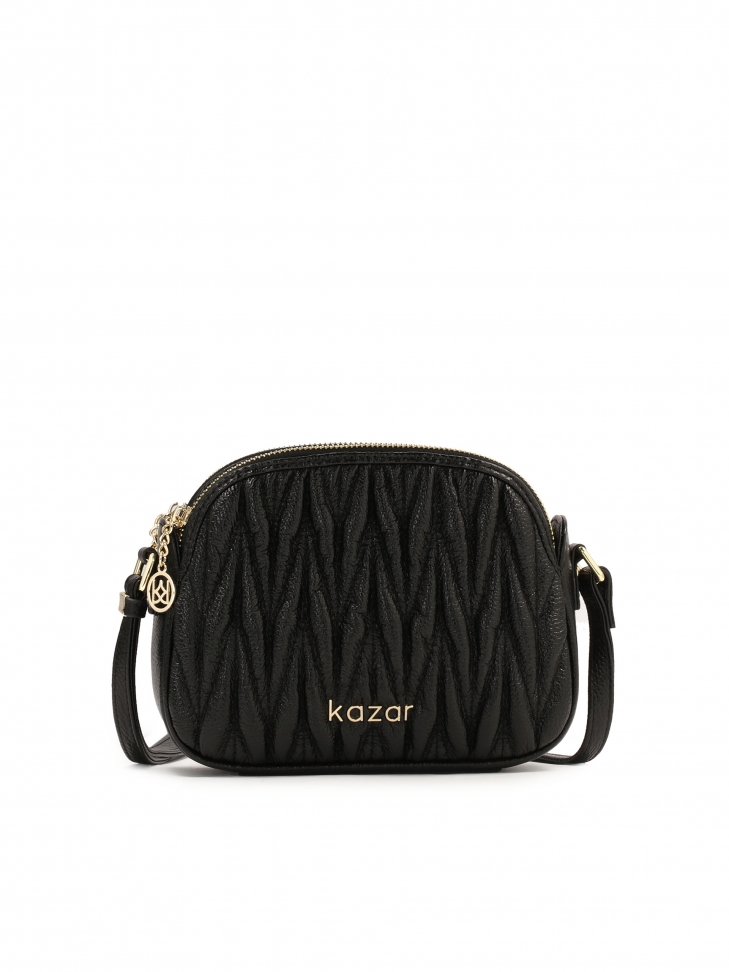 Mała czarna torebka na pasku z modnym pikowaniem