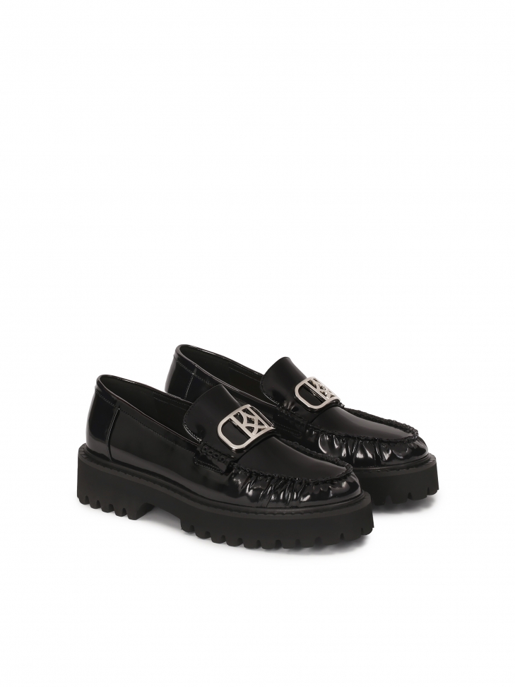 Loafersy z grubą podeszwą i marszczoną cholewką