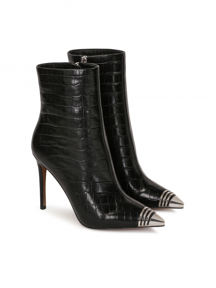 Kobiece botki z tłoczonej skóry ze spiczastym metalowym noskiem