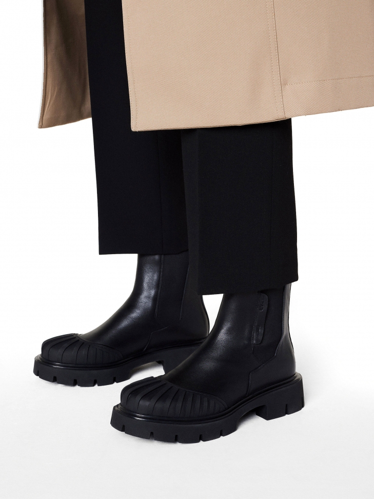 Czarne Chelsea boots z wysoką cholewką