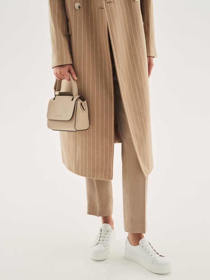 Białe sneakersy damskie