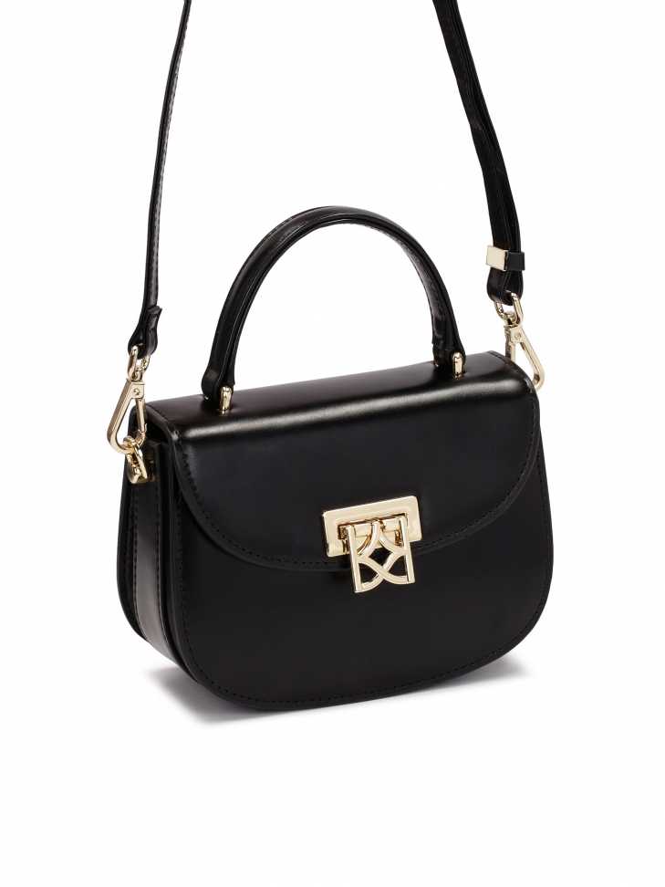 Mała torebka z rączką i ozdobnym zapięciem