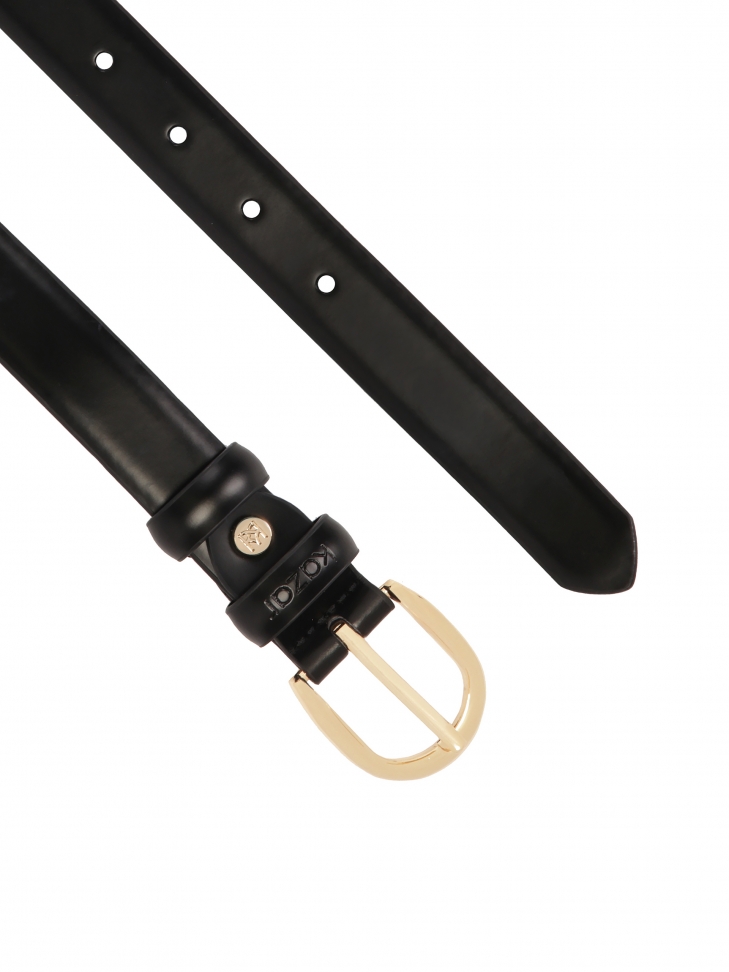 Czarny skórzany pasek z zaoągloną klamrą