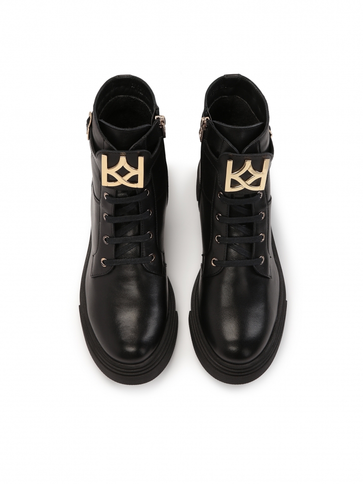 Sznurowane trzewiki z licowej skóry w czarnym kolorze