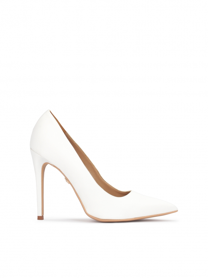 Białe eleganckie szpilki z tkaniny dla Panny Młodej