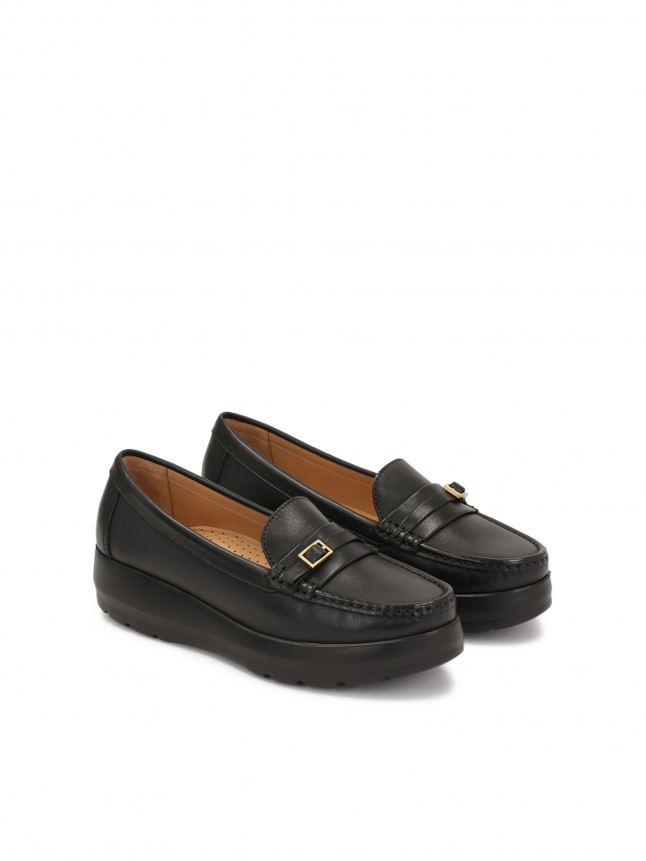 Czarne półbuty na podwyższonej podeszwie