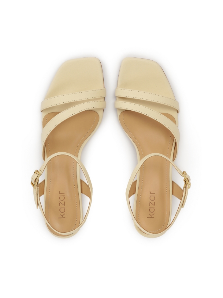 Uniwersalne skórzane sandały na słupku