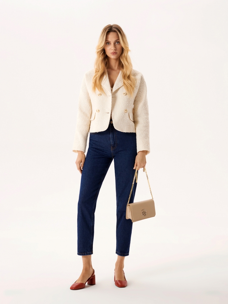 Skórzana prostokątna torebka na otym łańcuchu