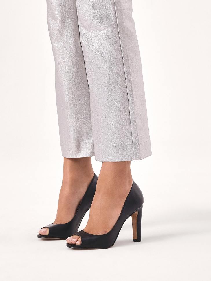 Czarne czółenka peep toe