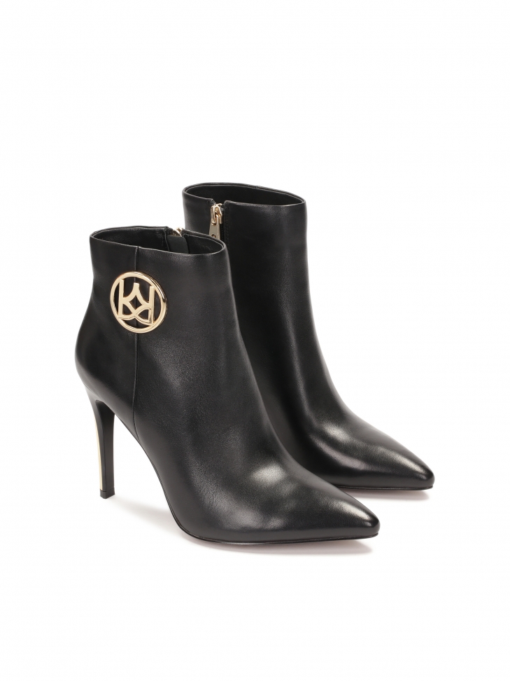 Botki skórzane ze spiczastymi noskami