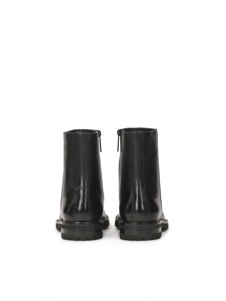 Skórzane czarne trzewiki z minimalistyczną cholewką