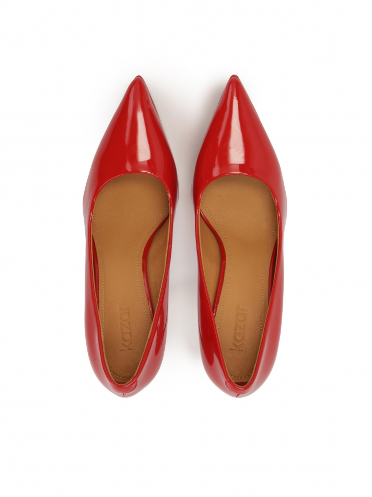 Czerwone lakierowane czółenka z platformą