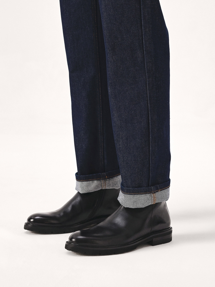 Skórzane czarne trzewiki z minimalistyczną cholewką