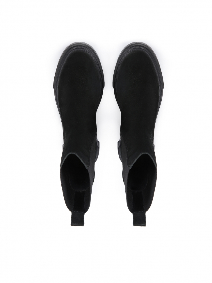 Zamszowe botki typu chelsea na grubej podeszwie