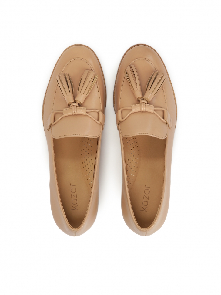Beżowe półbuty z chwostem