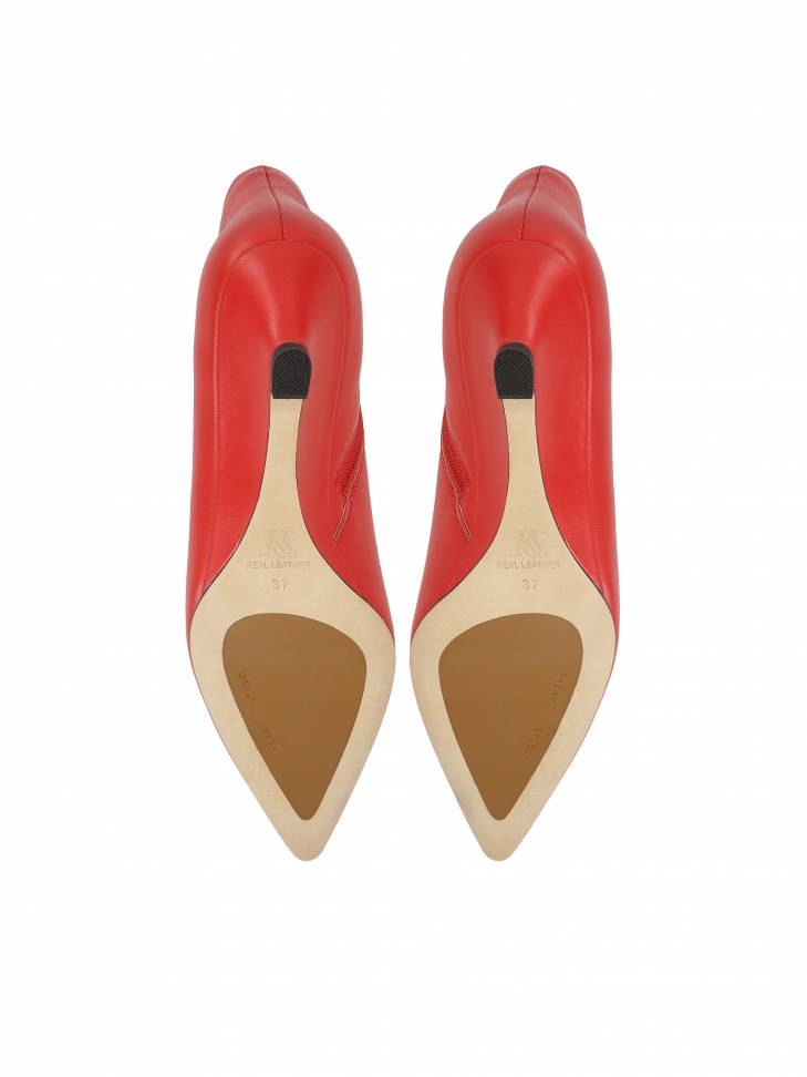 Czerwone botki na niskim koturnie