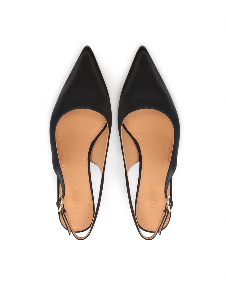 Czarne czółenka z tkaniny z odytymi piętami