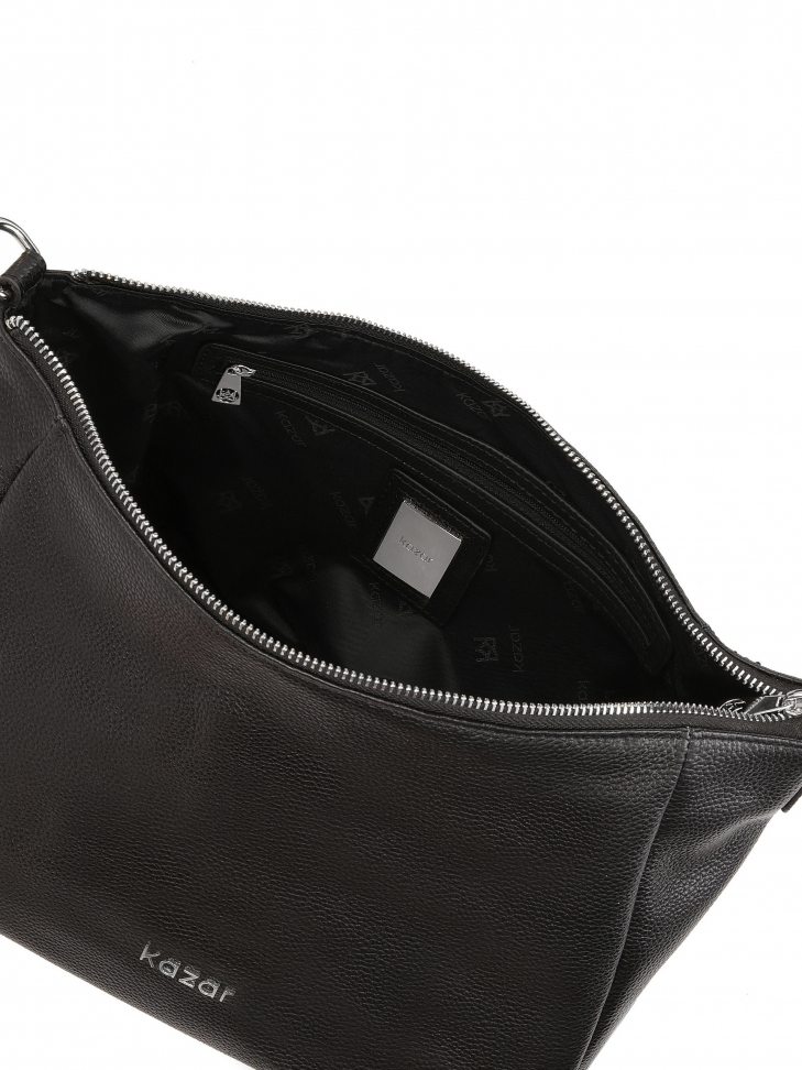 Czarna torebka na ramię o luźnym oju