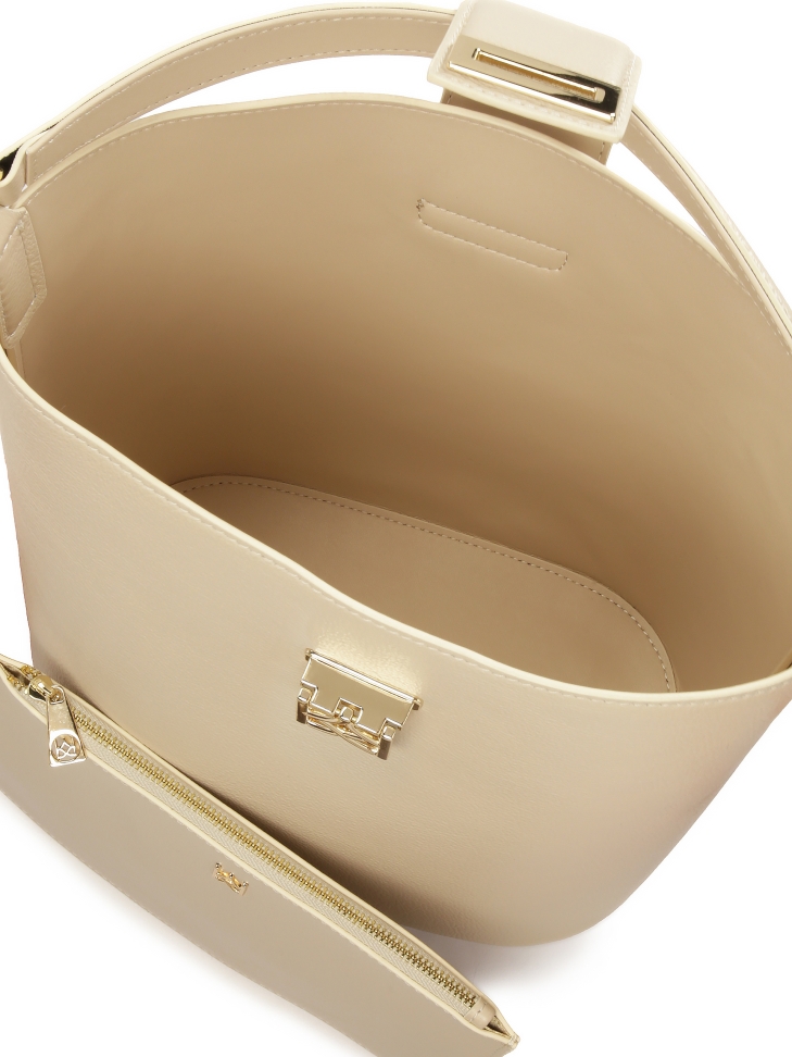 Kremowa torebka z usztywnianym dnem i dwoma paskami