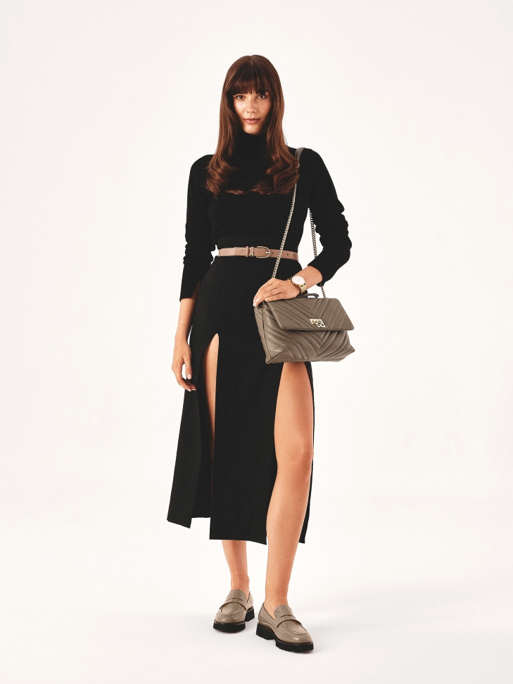 Skórzane półbuty taupe z kontrastującą podeszwą