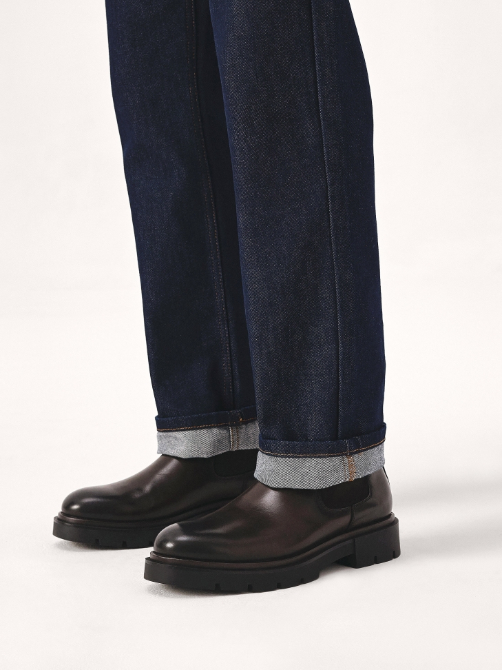 Brązowe sztyblety z grubą podeszwą