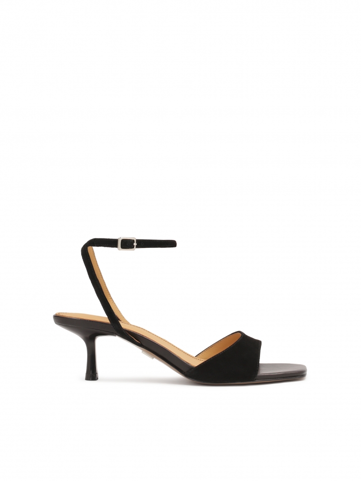 Zamszowe sandały na atrakcyjnym obcasie