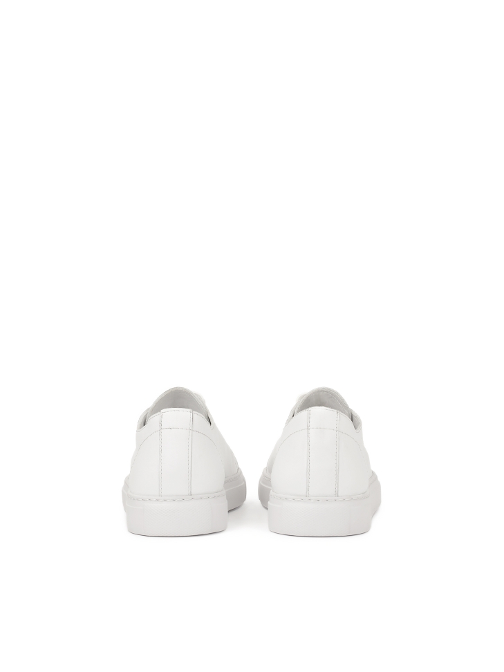 Sznurowane białe sneakersy męskie