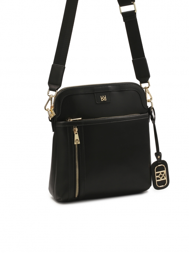 Czarna skórzana torebka listonoszka