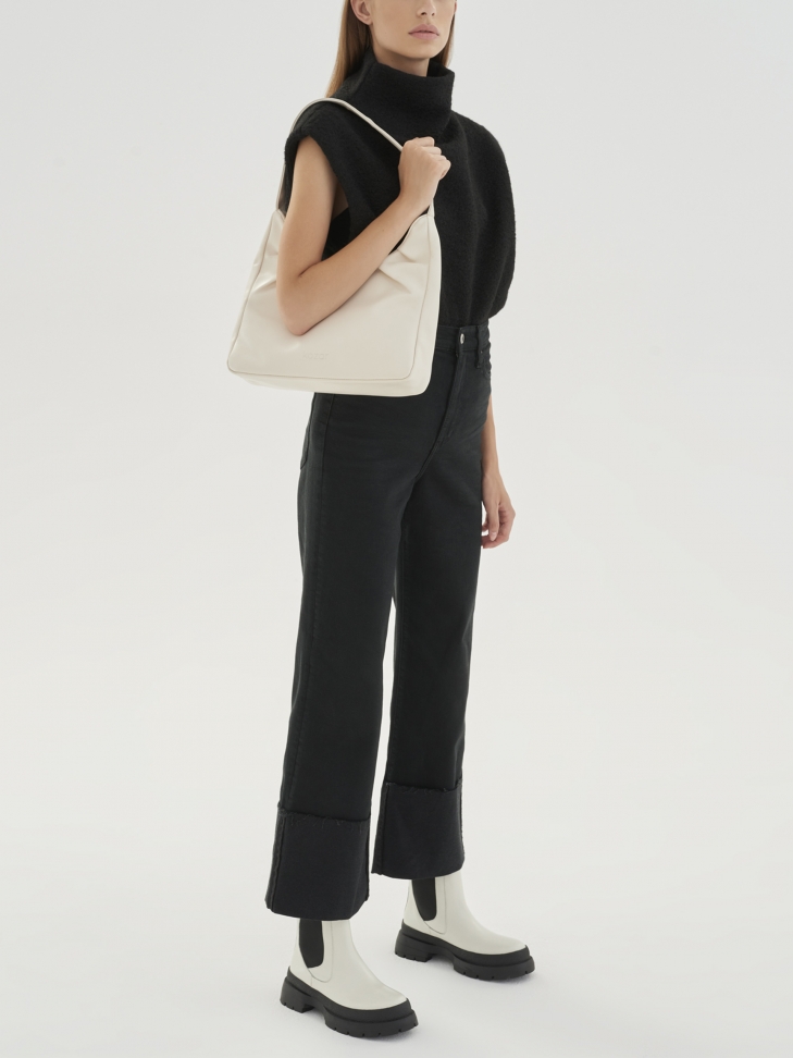 Torebka skórzana w kolorze amanej bieli