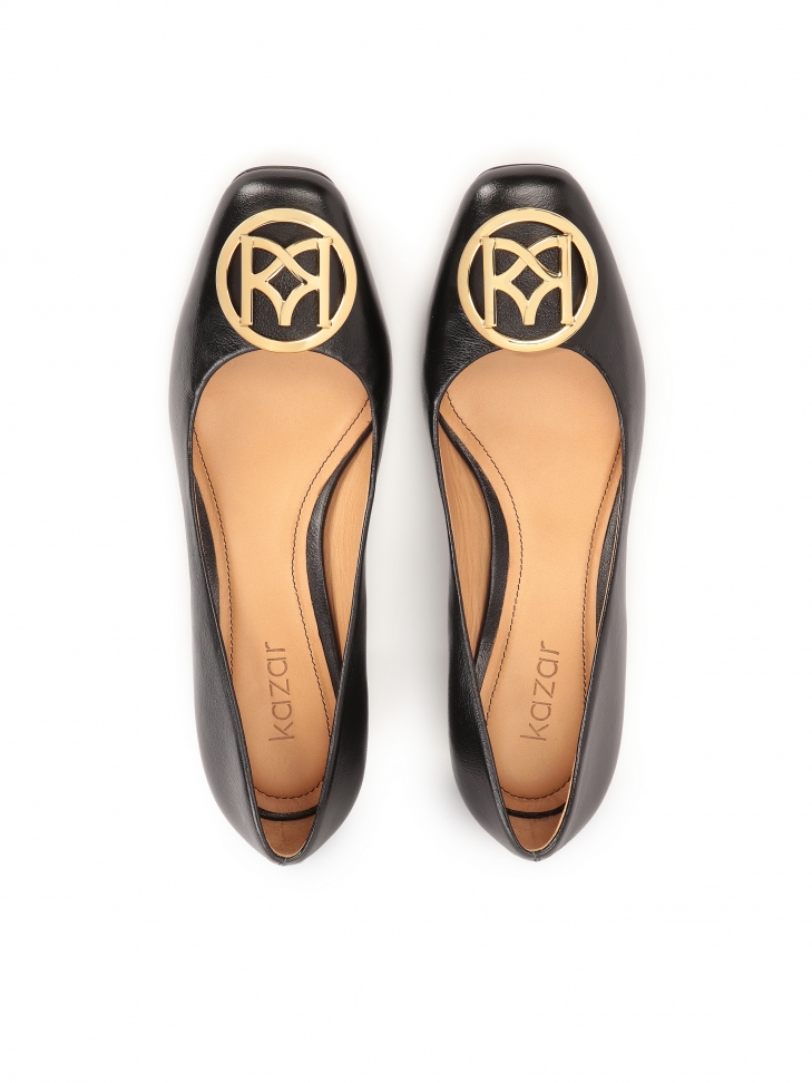 Czarne czółenka na średnim obcasie